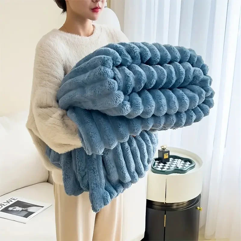 Lightweight luxurious thick warm blanket for bedroom and living room