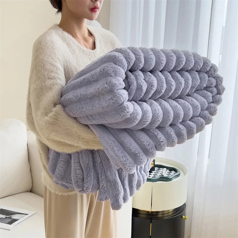 Lightweight luxurious thick warm blanket for bedroom and living room