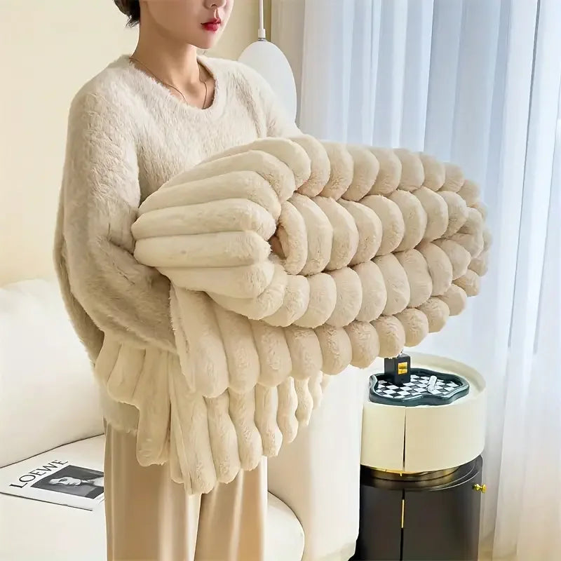 Lightweight luxurious thick warm blanket for bedroom and living room