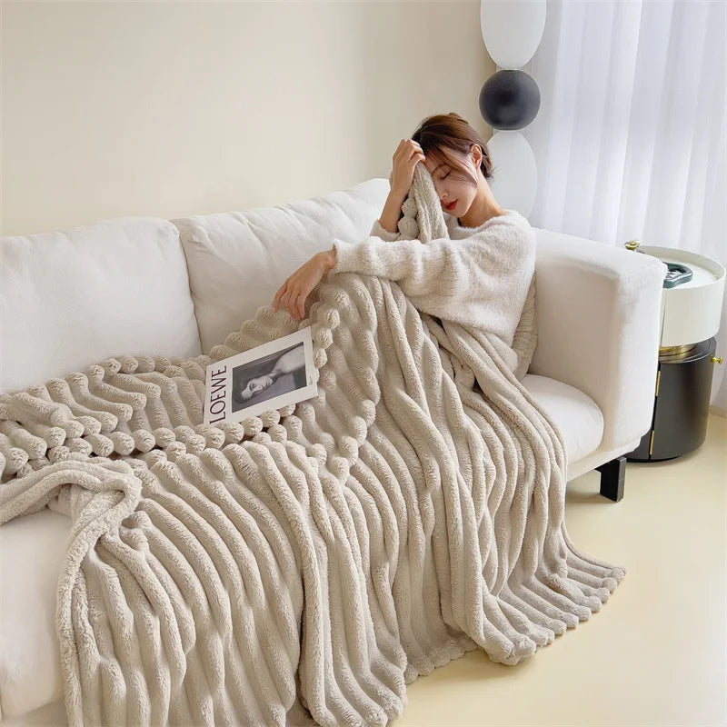 Lightweight luxurious thick warm blanket for bedroom and living room