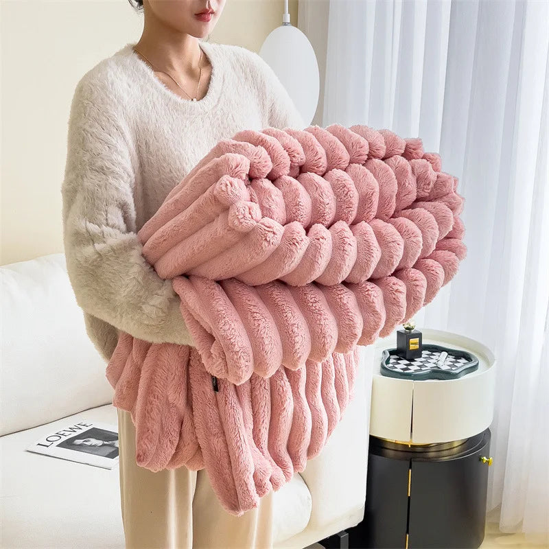 Lightweight luxurious thick warm blanket for bedroom and living room